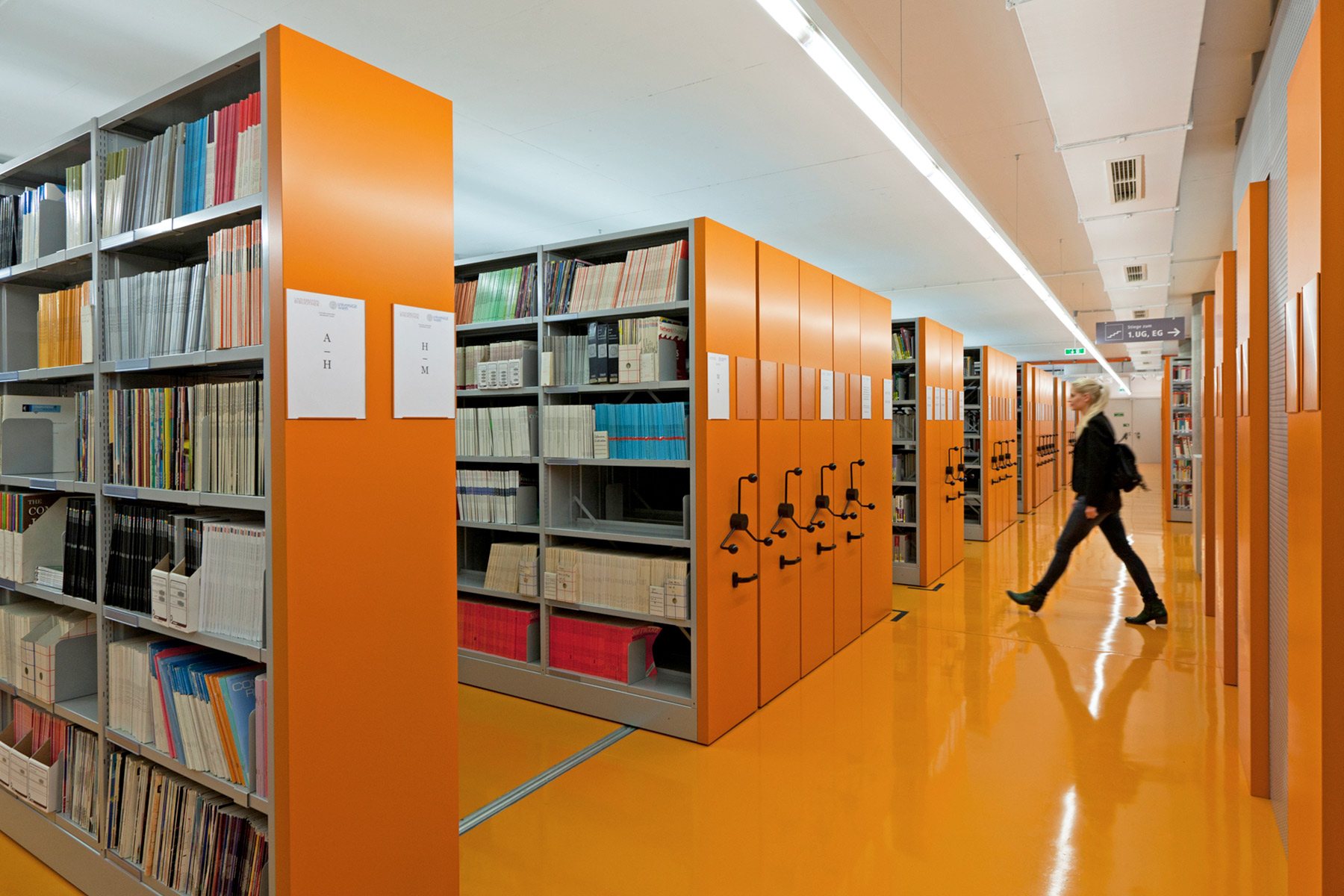Estantes compactas móveis FOREG® 2000 na biblioteca da Universidade de Viena