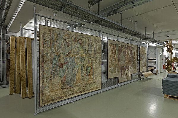 Grades fixas para quadros no Universalmuseum Joanneum, Graz